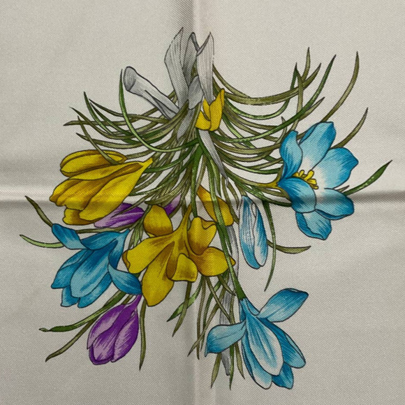 Gucci 100% Silk Floral Print Scarf - Picture 7 of 16